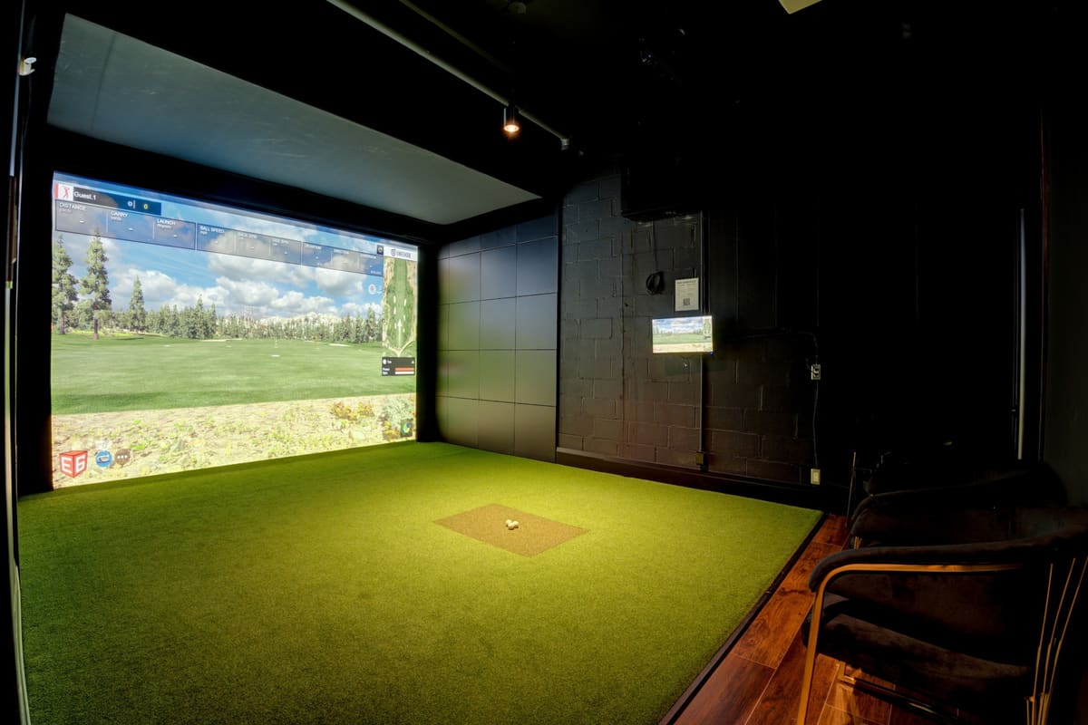 Bay 4 — Swing Social Lounge